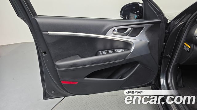 Genesis G70 2019 — photo 14