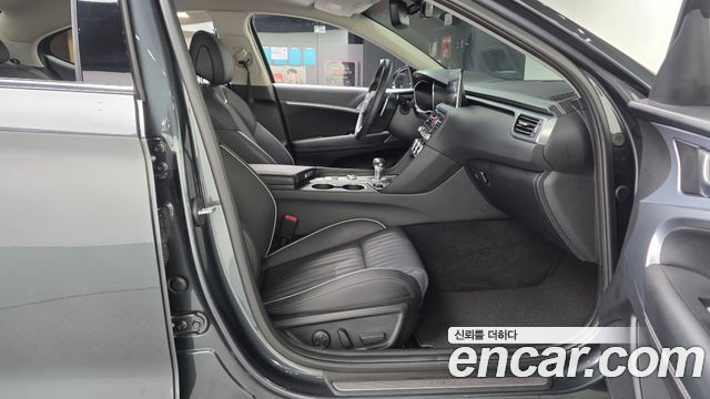 Genesis G70 2019 — photo 16