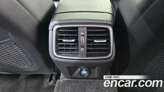 Genesis G70 2019 — photo 28