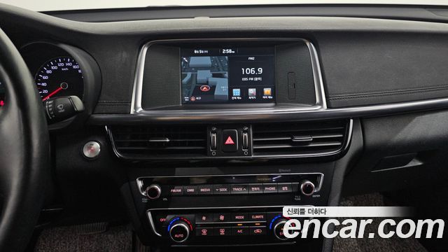 Kia K5 2017 — photo 14