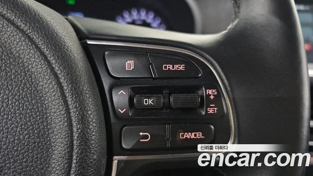 Kia K5 2017 — photo 18