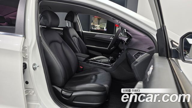 Hyundai Sonata 2017 — photo 17