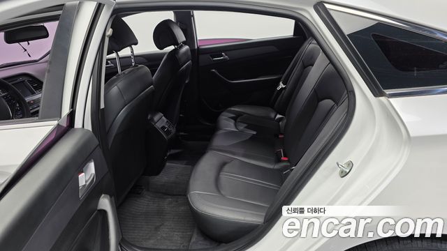 Hyundai Sonata 2017 — photo 16