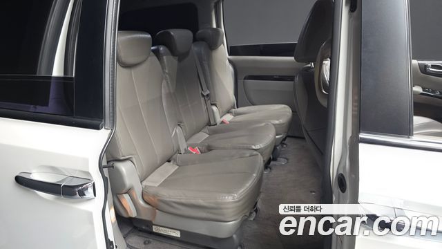 Kia Canival 2014 — photo 17