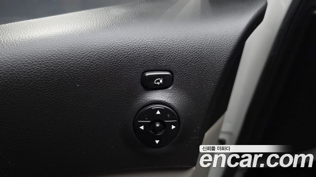 Kia Canival 2014 — photo 28