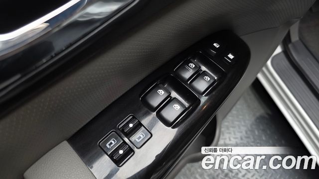 Kia Canival 2014 — photo 29