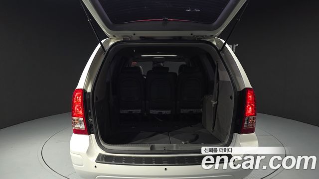 Kia Canival 2014 — photo 31