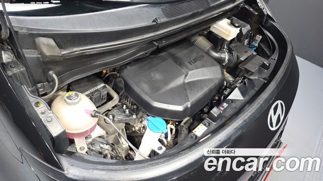 Hyundai Staria 2025 — photo 6