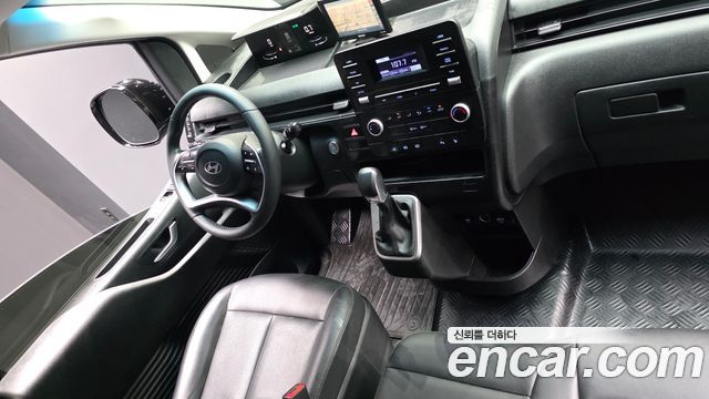 Hyundai Staria 2025 — photo 7