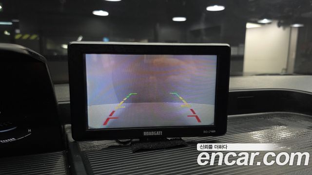 Hyundai Staria 2025 — photo 14