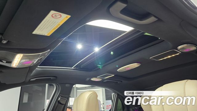 Mercedes-Benz S-Class 2018 — photo 17