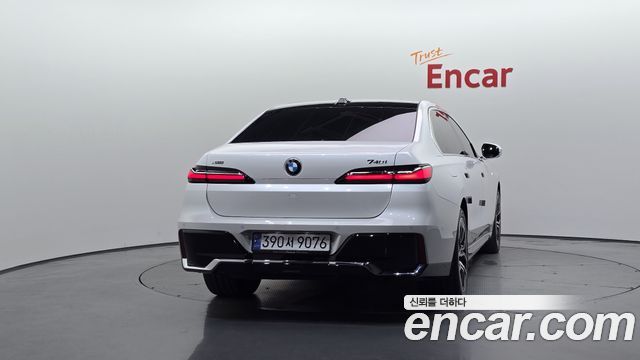 BMW 7-Series 2024 — photo 4