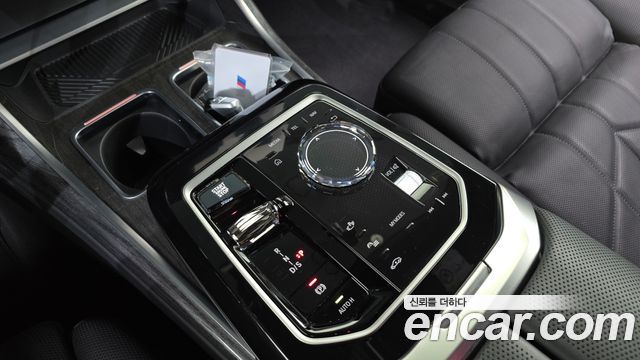 BMW 7-Series 2024 — photo 12