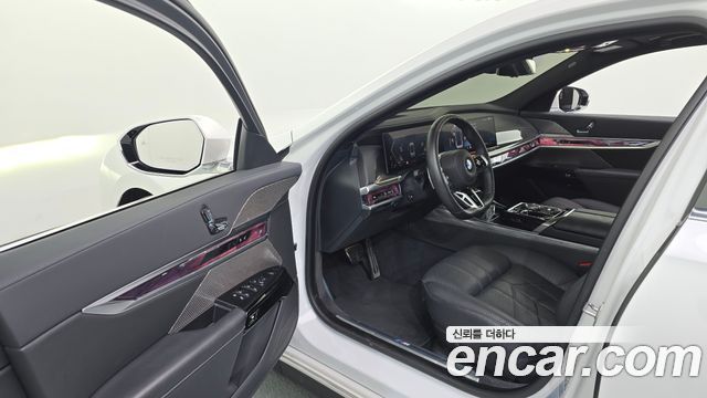 BMW 7-Series 2024 — photo 13