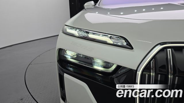 BMW 7-Series 2024 — photo 8
