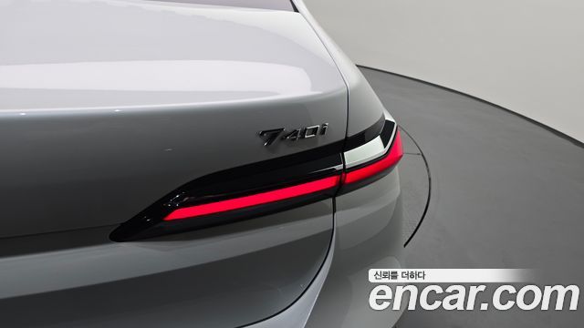 BMW 7-Series 2024 — photo 9