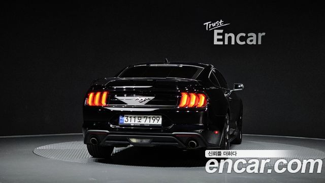 Ford Mustang 2023 — photo 3
