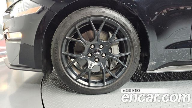Ford Mustang 2023 — photo 4