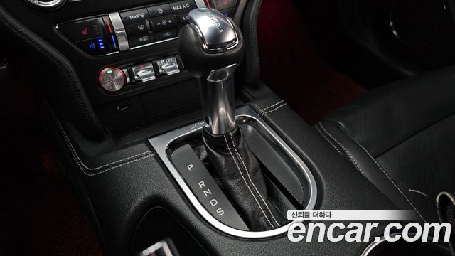 Ford Mustang 2023 — photo 11
