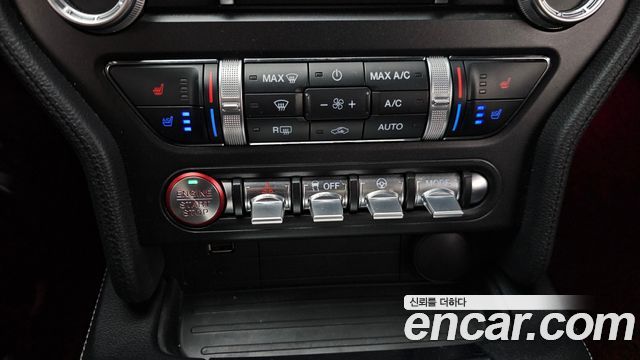 Ford Mustang 2023 — photo 22
