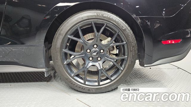 Ford Mustang 2023 — photo 6