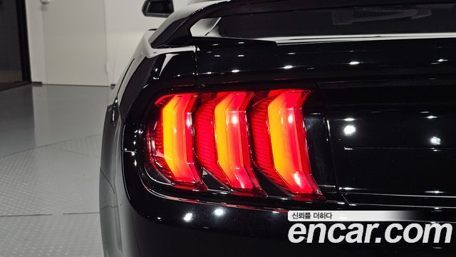 Ford Mustang 2023 — photo 8