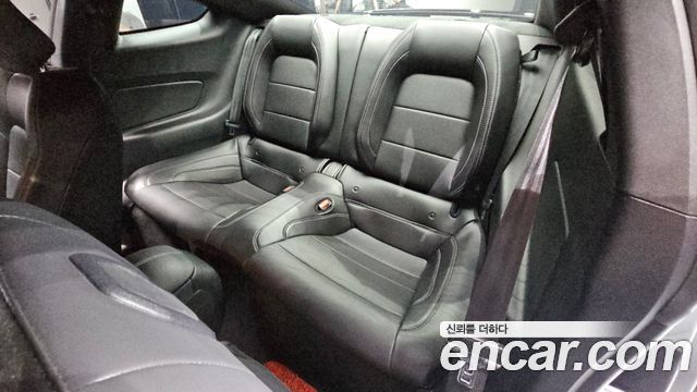 Ford Mustang 2023 — photo 15