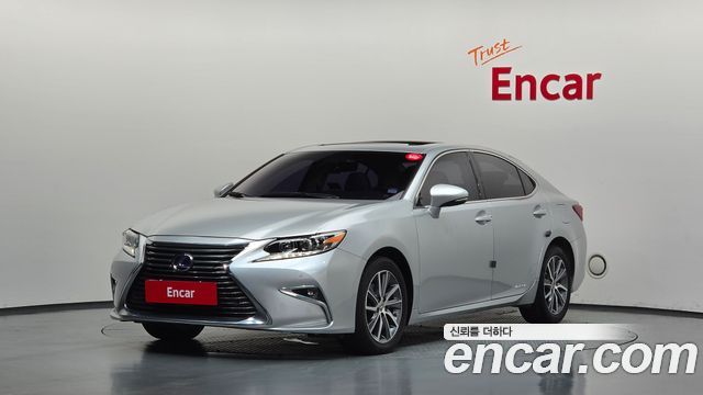 Lexus ES 2017 — photo 1