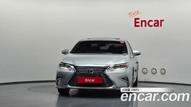 Lexus ES 2017 — photo 3