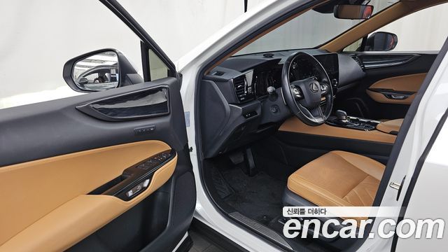 Lexus NX 2023 — photo 13