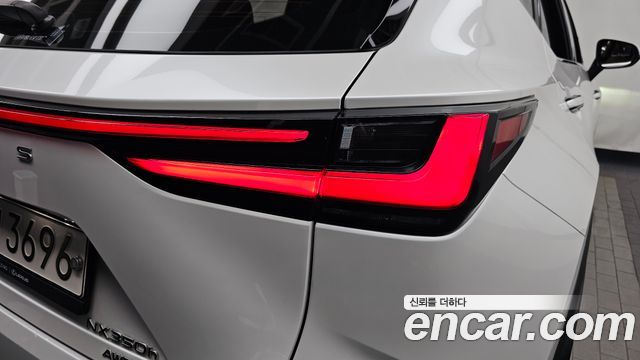 Lexus NX 2023 — photo 9