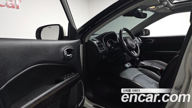 Jeep Compass 2021 — photo 13