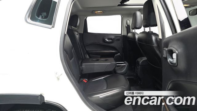 Jeep Compass 2021 — photo 17