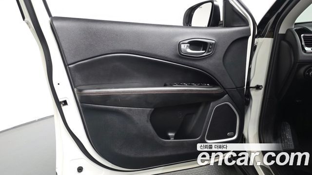 Jeep Compass 2021 — photo 14