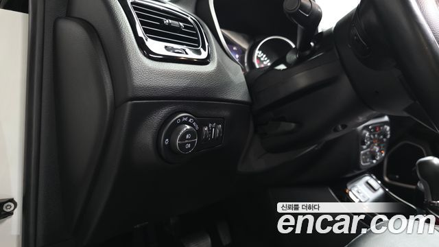 Jeep Compass 2021 — photo 32