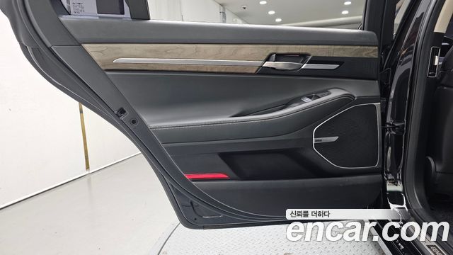 Genesis G90 2019 — photo 15