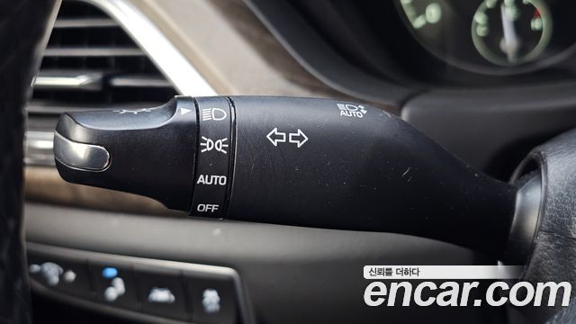 Genesis G90 2019 — photo 27