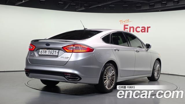 Ford Fusion 2014 — photo 2