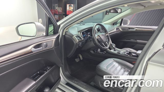 Ford Fusion 2014 — photo 10