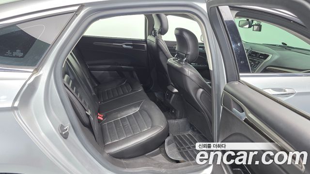 Ford Fusion 2014 — photo 12