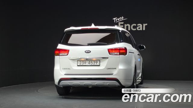 Kia Canival 2018 — photo 4