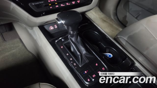 Kia Canival 2018 — photo 9