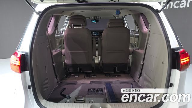 Kia Canival 2018 — photo 20