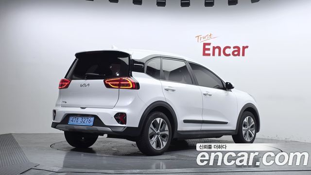 Kia Niro 2023 — photo 2