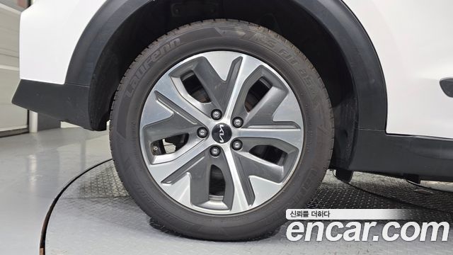 Kia Niro 2023 — photo 5
