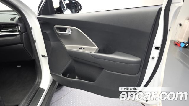 Kia Niro 2023 — photo 14