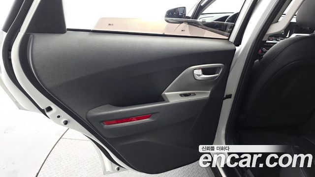Kia Niro 2023 — photo 15