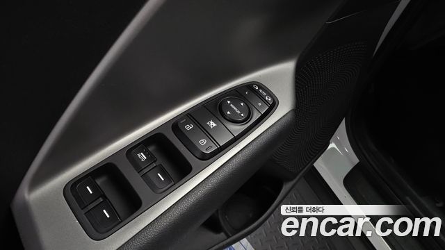 Kia Niro 2023 — photo 28