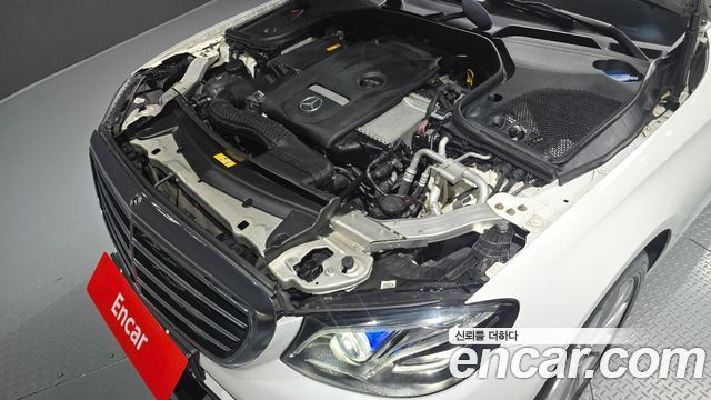 Mercedes-Benz E-Class 2019 — photo 6