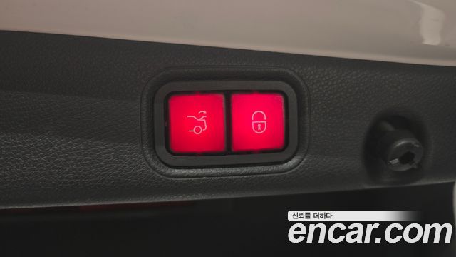 Mercedes-Benz E-Class 2019 — photo 20